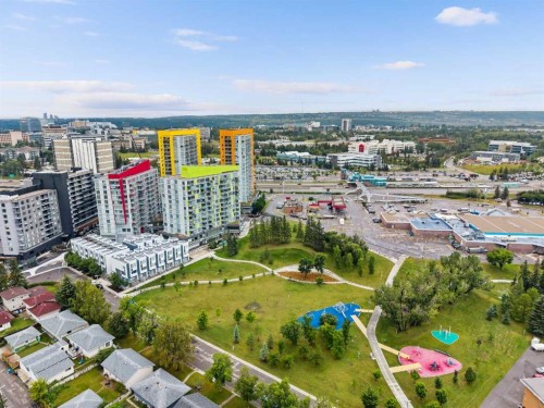 811-30 Brentwood Common Nw, Calgary, AB - Outdoor With View
