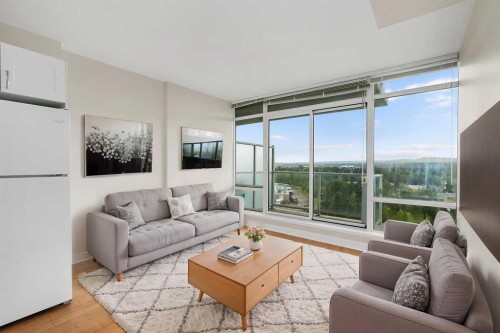 811-30 Brentwood Common Nw, Calgary, AB - Indoor Photo Showing Living Room