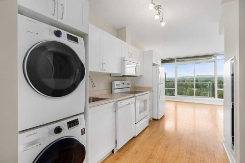 811-30 Brentwood Common Nw, Calgary, AB - Indoor Photo Showing Laundry Room