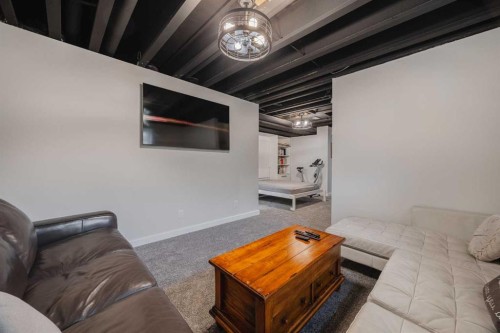 788 Walgrove Boulevard Se, Calgary, AB - Indoor Photo Showing Other Room
