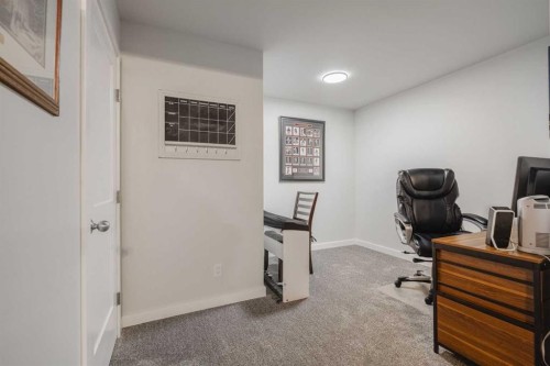 788 Walgrove Boulevard Se, Calgary, AB - Indoor Photo Showing Office