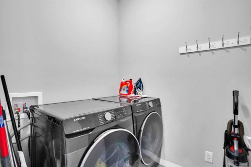 50 Cityside Terrace Ne, Calgary, AB - Indoor Photo Showing Laundry Room