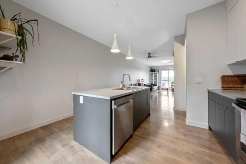 3541 69 Street Nw, Calgary, AB - Indoor Photo Showing Kitchen With Double Sink