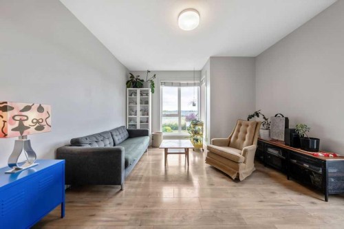 3541 69 Street Nw, Calgary, AB - Indoor Photo Showing Other Room
