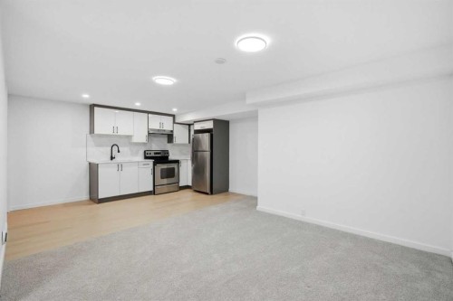 52 Penedo Place Se, Calgary, AB - Indoor Photo Showing Kitchen