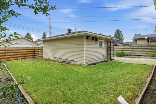 52 Penedo Place Se, Calgary, AB - Outdoor With Exterior