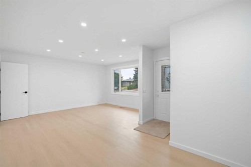 52 Penedo Place Se, Calgary, AB - Indoor Photo Showing Other Room