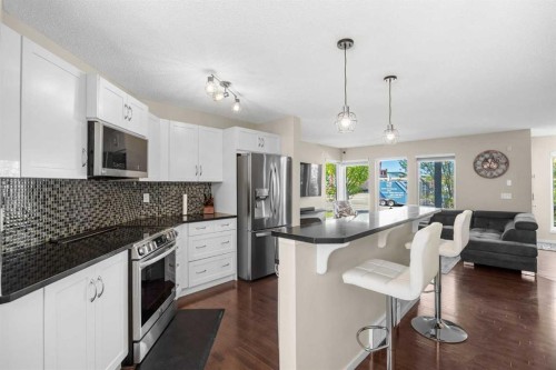 140 Walden Gate Se, Calgary, AB - Indoor Photo Showing Kitchen With Upgraded Kitchen