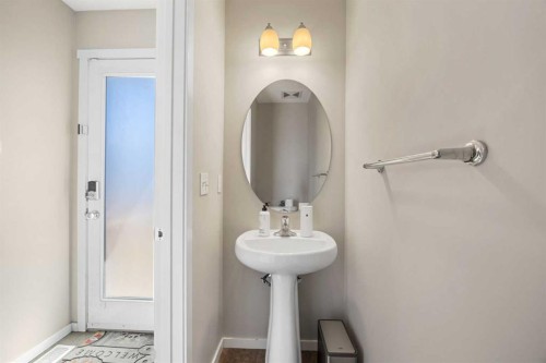 140 Walden Gate Se, Calgary, AB - Indoor Photo Showing Bathroom