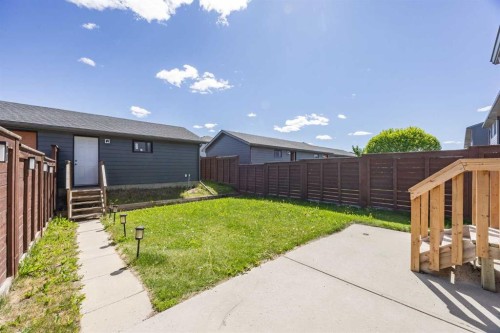140 Walden Gate Se, Calgary, AB - Outdoor