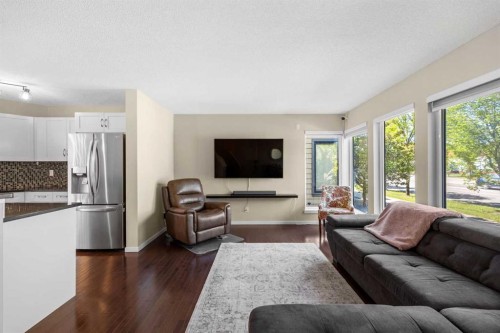 140 Walden Gate Se, Calgary, AB - Indoor Photo Showing Living Room