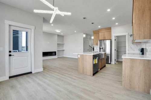 534 Ranch Green, Strathmore, AB - Indoor Photo Showing Kitchen With Upgraded Kitchen