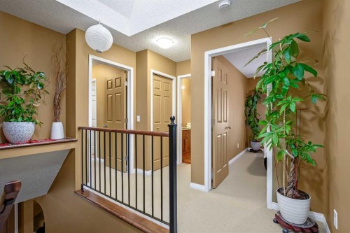 230 Shannon Square Sw, Calgary, AB 