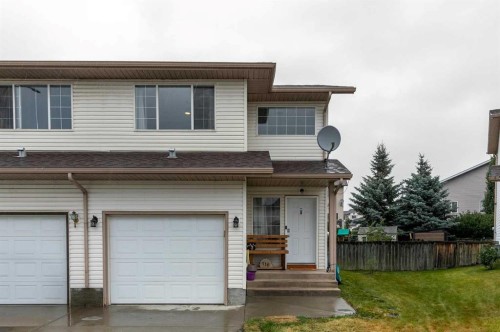 116 Quigley Close, Cochrane, AB - Outdoor