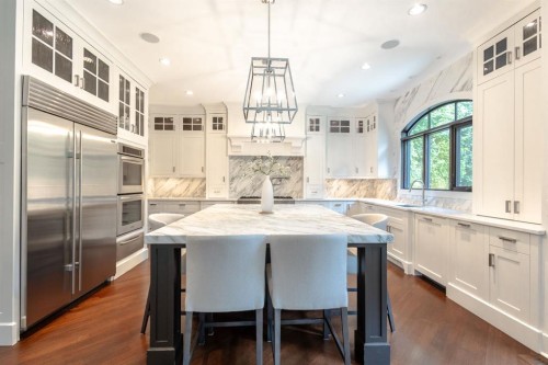 116 Lynx Ridge Road Nw, Calgary, AB - Indoor Photo Showing Kitchen With Upgraded Kitchen