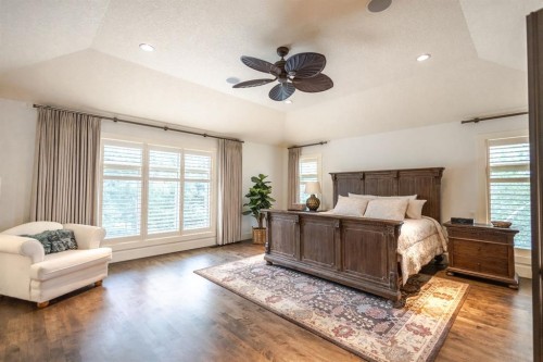 116 Lynx Ridge Road Nw, Calgary, AB - Indoor Photo Showing Bedroom