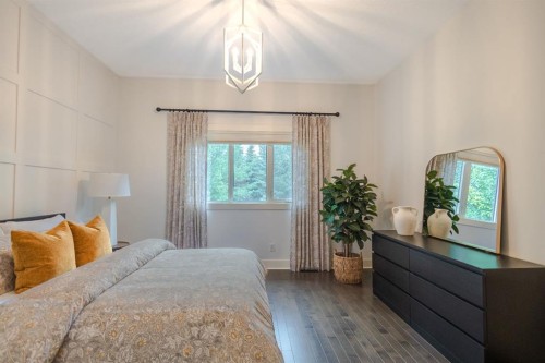116 Lynx Ridge Road Nw, Calgary, AB - Indoor Photo Showing Bedroom