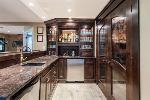 116 Lynx Ridge Road Nw, Calgary, AB - Indoor Photo Showing Kitchen