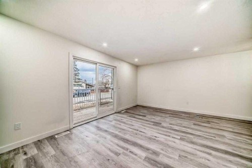 2008 41 Street Se, Calgary, AB - Indoor Photo Showing Other Room