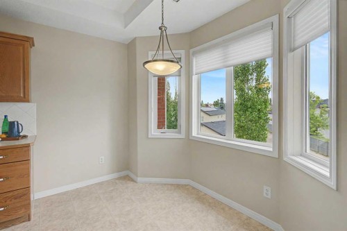 205-15 Everstone Drive Sw, Calgary, AB - Indoor Photo Showing Other Room