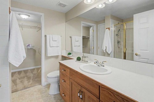 205-15 Everstone Drive Sw, Calgary, AB - Indoor Photo Showing Bathroom