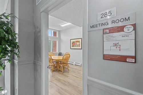 205-15 Everstone Drive Sw, Calgary, AB - Indoor Photo Showing Other Room