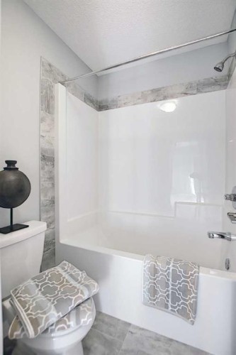16 Topaz Place, Cochrane, AB - Indoor Photo Showing Bathroom
