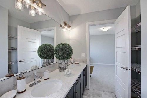 16 Topaz Place, Cochrane, AB - Indoor Photo Showing Bathroom