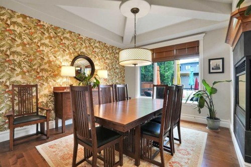 729 26 Avenue Nw, Calgary, AB - Indoor Photo Showing Dining Room