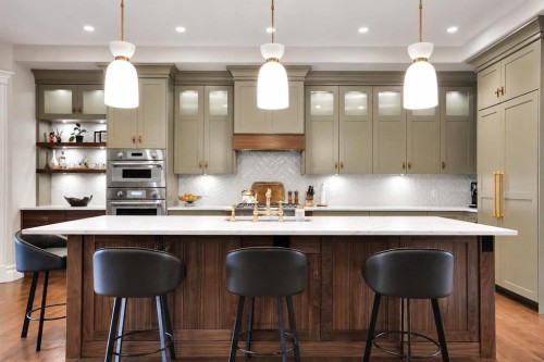 729 26 Avenue Nw, Calgary, AB - Indoor Photo Showing Kitchen With Upgraded Kitchen