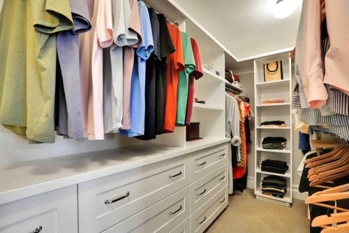 729 26 Avenue Nw, Calgary, AB - Indoor With Storage