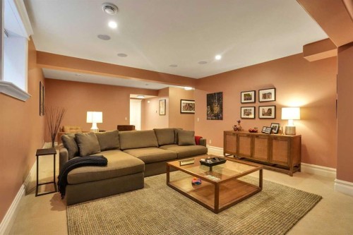 729 26 Avenue Nw, Calgary, AB - Indoor Photo Showing Living Room