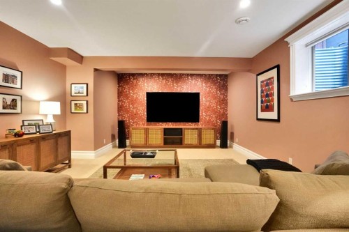 729 26 Avenue Nw, Calgary, AB - Indoor Photo Showing Living Room