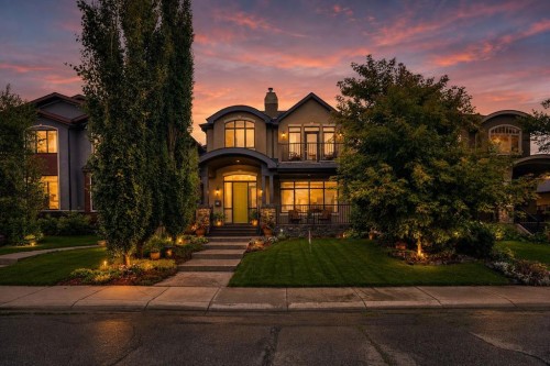 729 26 Avenue Nw, Calgary, AB - Outdoor With Facade