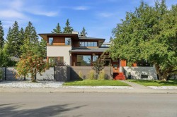 1302 34 Avenue SW Calgary, AB T2T 2A7