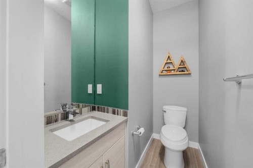 110-129 23 Avenue Ne, Calgary, AB - Indoor Photo Showing Bathroom