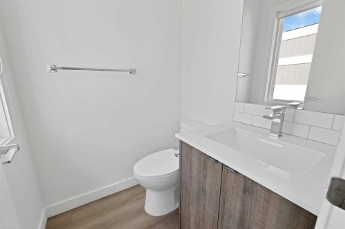 209-101 Panatella Square Nw, Calgary, AB - Indoor Photo Showing Bathroom