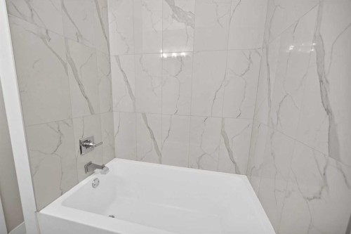 209-101 Panatella Square Nw, Calgary, AB - Indoor Photo Showing Bathroom