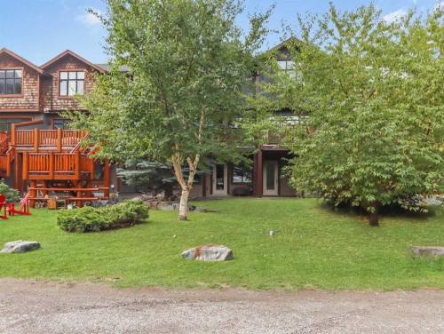617 7 Street, Canmore, AB 