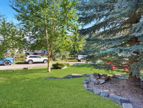 617 7 Street, Canmore, AB 