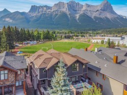 617 7 Street Canmore, AB T1W 2C4