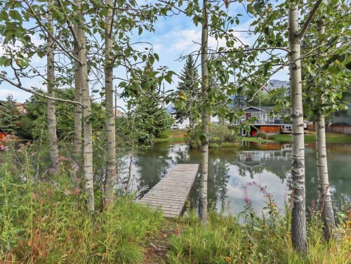 617 7 Street, Canmore, AB 
