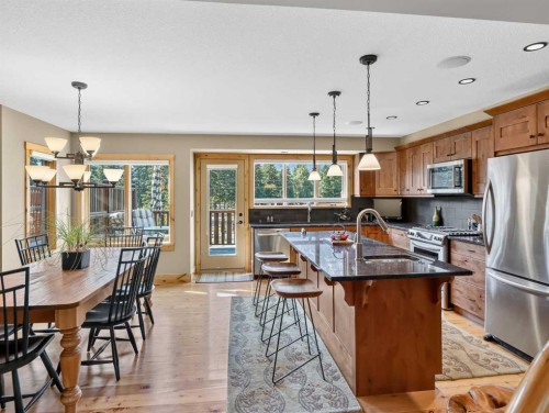 617 7 Street, Canmore, AB 