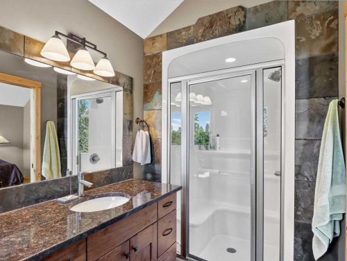 617 7 Street, Canmore, AB 