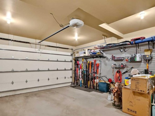 617 7 Street, Canmore, AB 