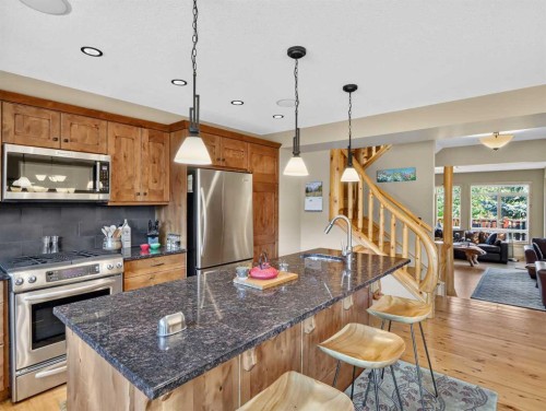 617 7 Street, Canmore, AB 