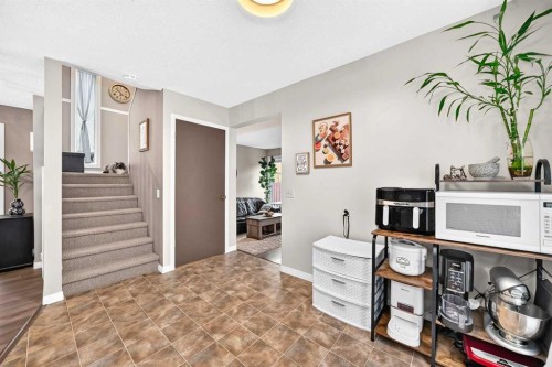 1487 Berkley Drive Nw, Calgary, AB 
