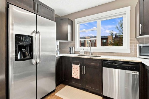 231 Covecreek Circle Ne, Calgary, AB - Indoor Photo Showing Kitchen