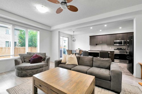 122 Windridge Road Sw, Airdrie, AB - Indoor Photo Showing Living Room