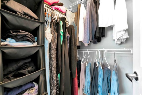 122 Windridge Road Sw, Airdrie, AB - Indoor With Storage